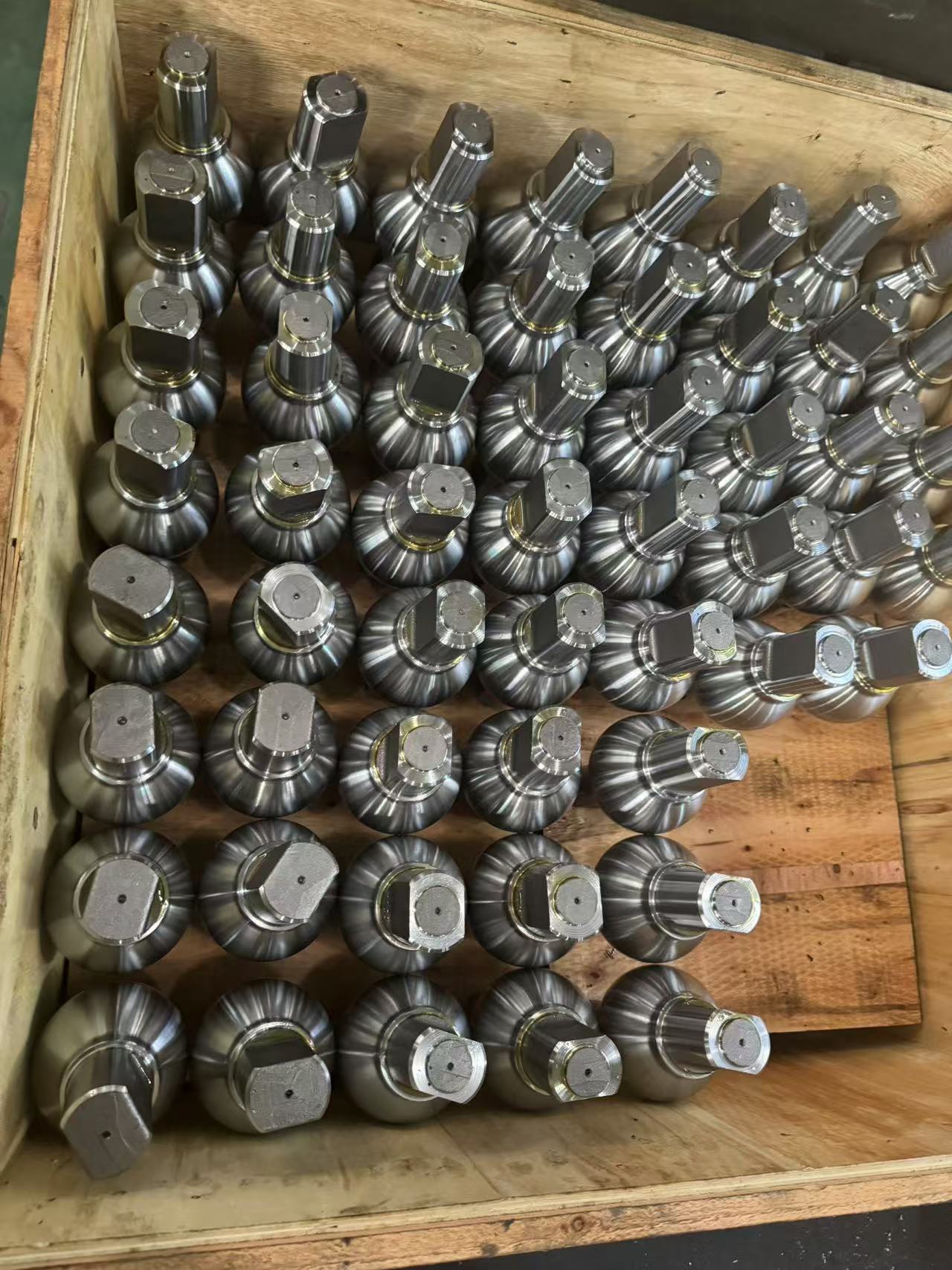 Milleks kasutatakse sepistamispressi kuumutusseadmeid torujuppide sepistamiseks?